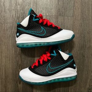 LeBron 7 “Red Carpet”